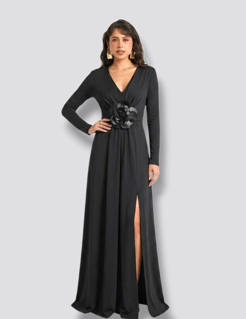 Vestido lickra, negro, escote profundo con detalle de flor en cintura