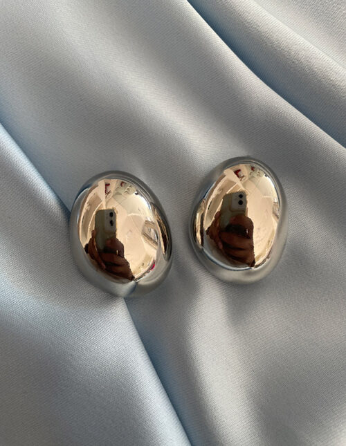 Aretes redondos plateados