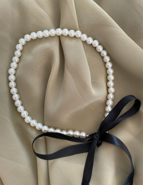 Collar perlas pequeñas con moño