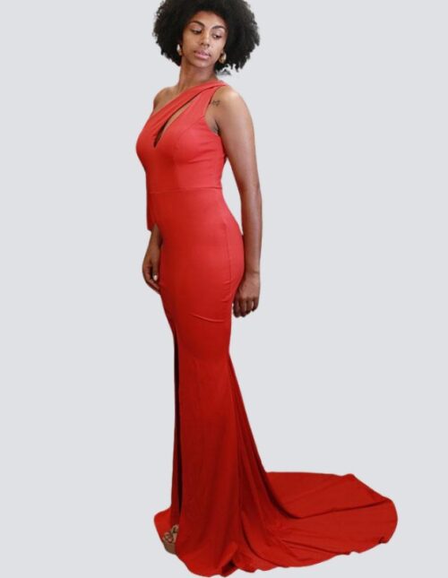 VESTIDO CORTE SIRENA CON COLA COLOR ROJO UN HOMBRO