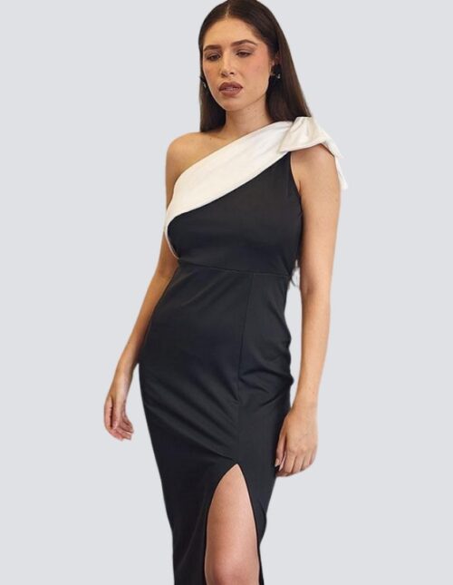 Vestido ajustado, spandex, color negro con diseño en hombro en color blanco