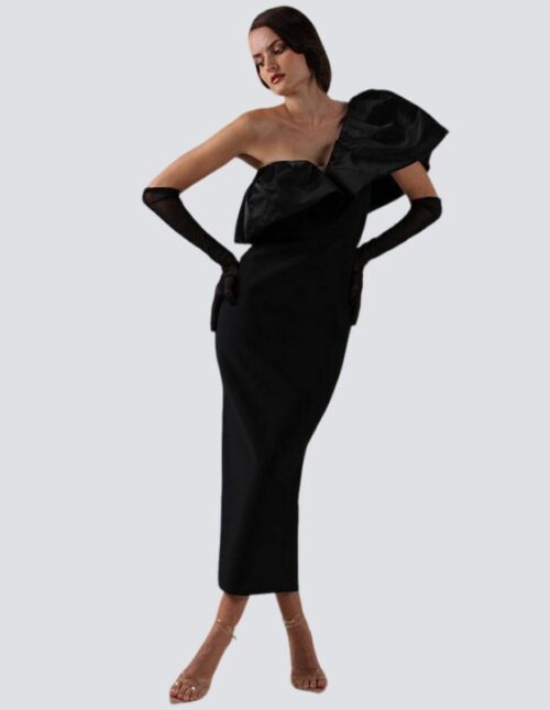 Vestido bandage, negro diseño un hombro y maxi olan satinado
