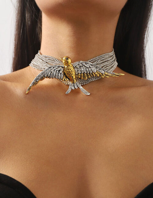 Gargantilla diseño de pajaro, en cristales