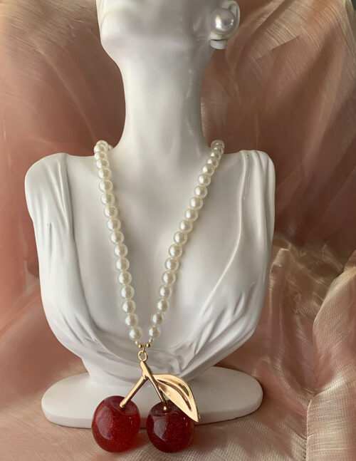 Collar imitación perlas con cherrys
