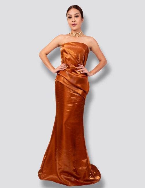 Vestido de importación, straple, color cognac con diseño drapeado