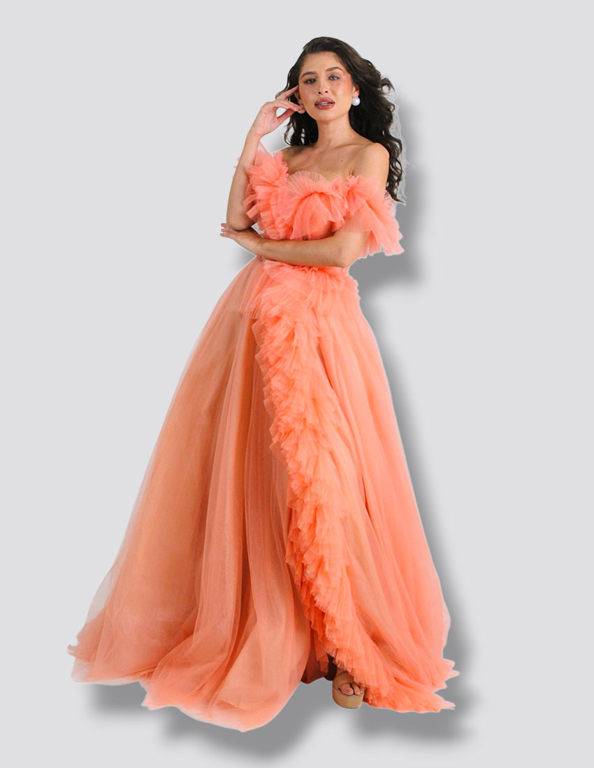 Vestido de mesh, color peach,  tipo corsette, corte princesa