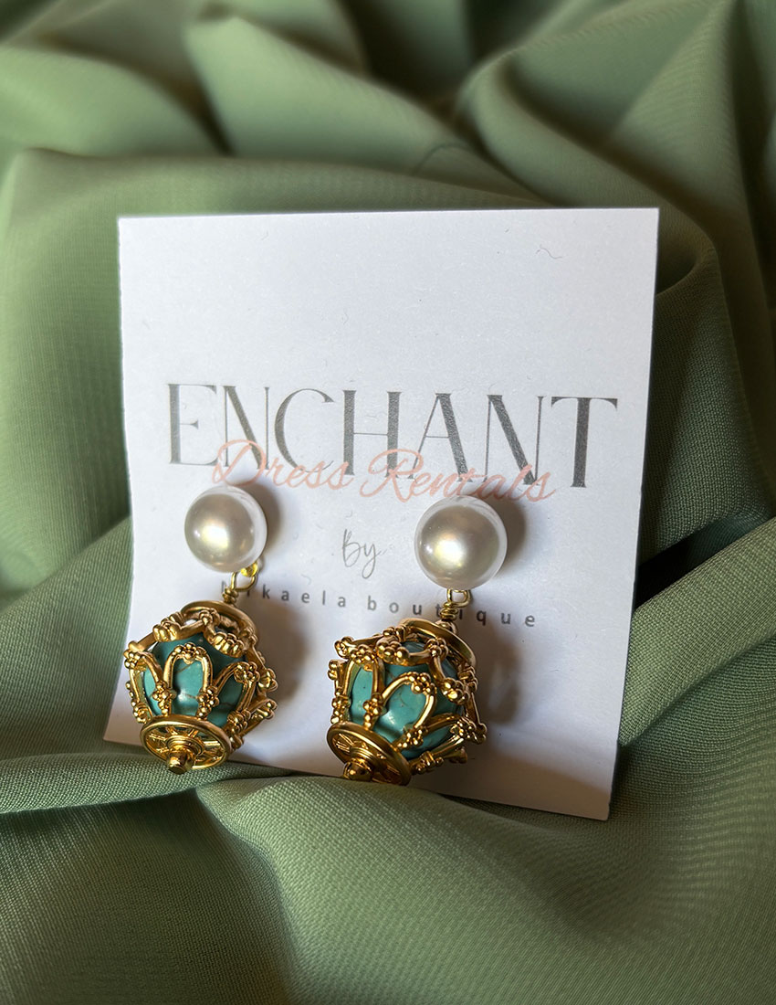 Aretes de gota imitacion turquesa con espiga de cobre, chapada en oro