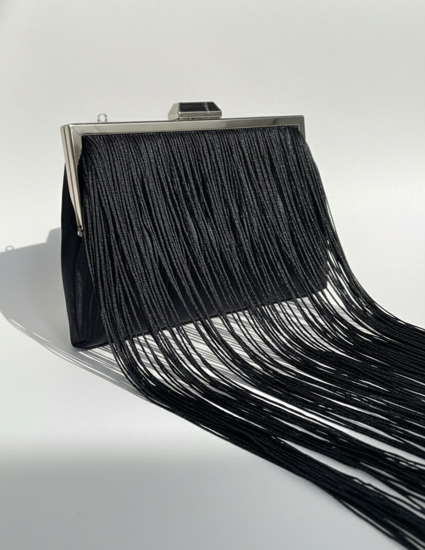 Bolso diseño clucht con flecos