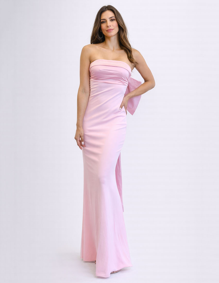 Vestido color baby Pink en satin, straple y maxi moño