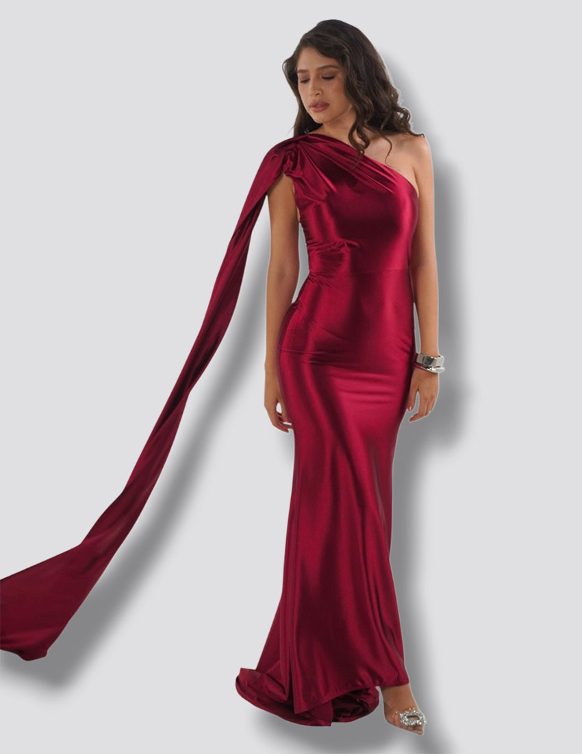 Vestido ajustado al cuerpo, corte sirena, escote halter espalda descubierta color burdeos en satin