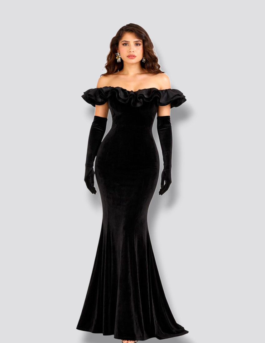 Vestido en velvet color negro, olanes organza en hombros, corte sirena